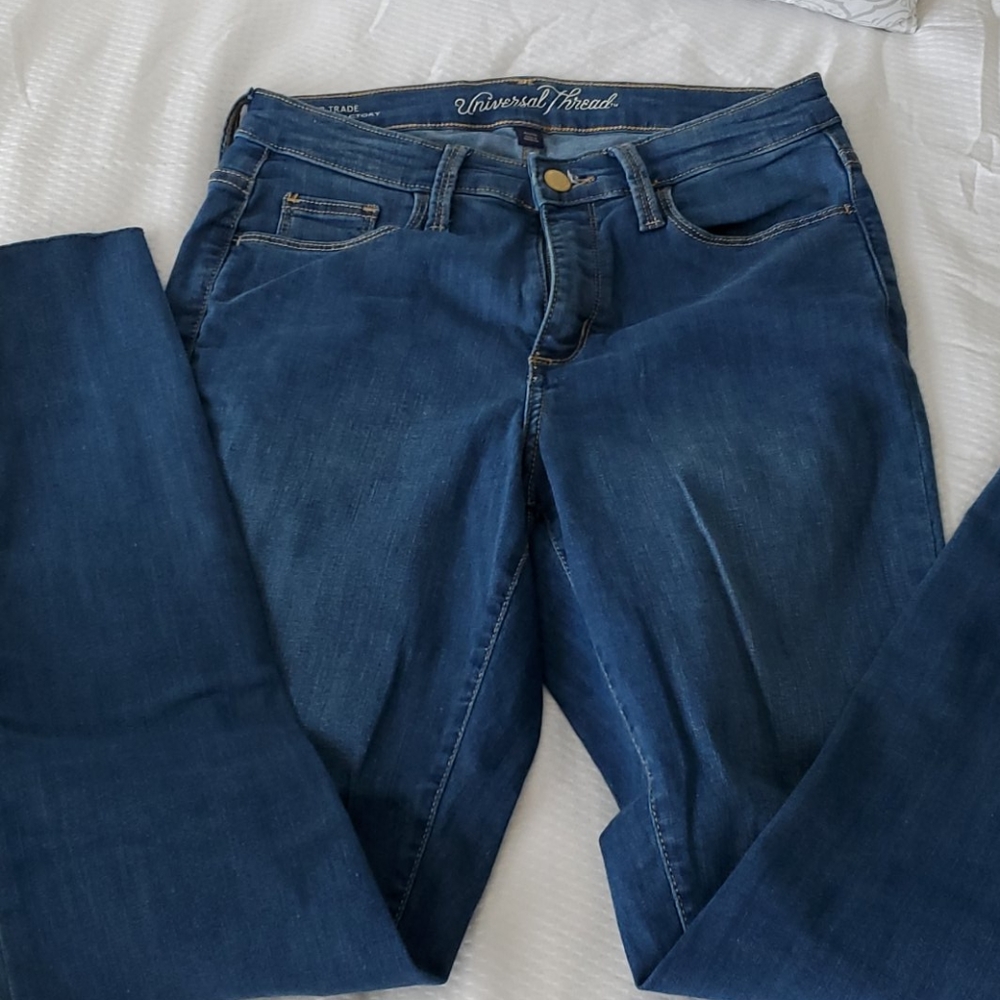 Universal thread jeans